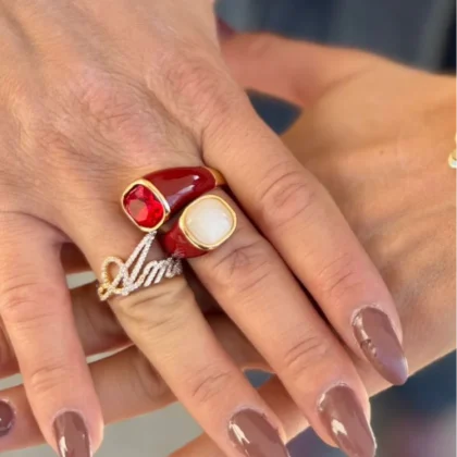 Anello ad incrocio con base oro