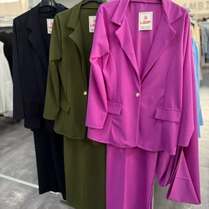 Tailleur con bottone (linea comoda)