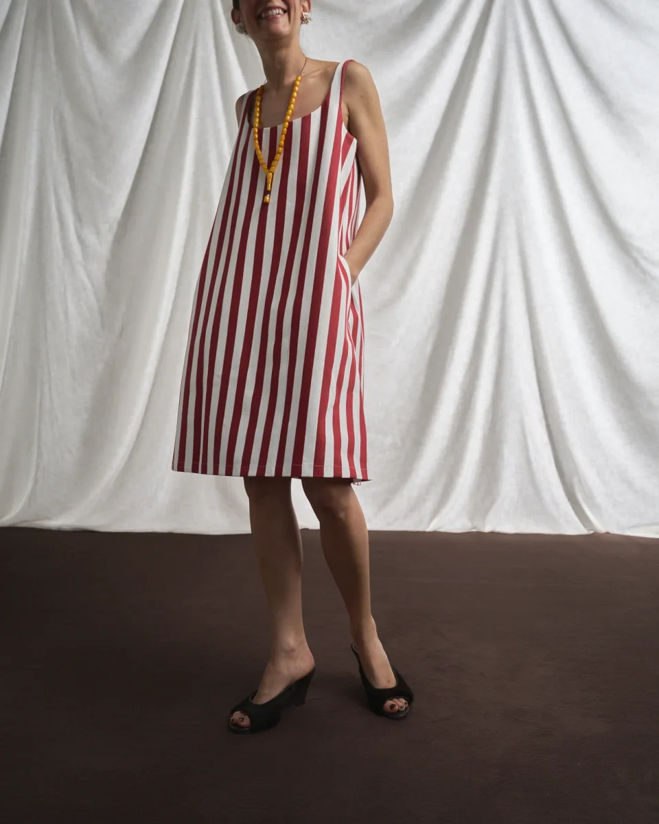 Abito Gaia | Denim Riga Bianco e Rosso - immagine 5